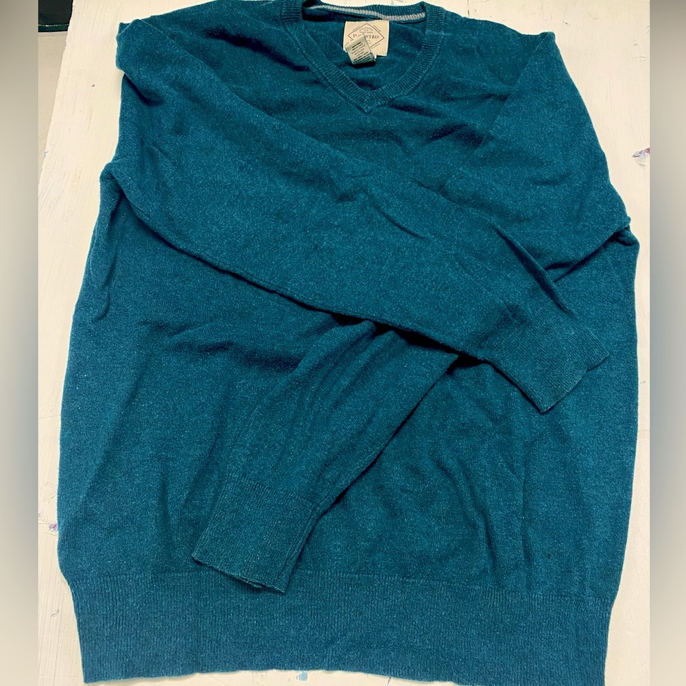 St. John’s Bay Men’s Sweater, Size small